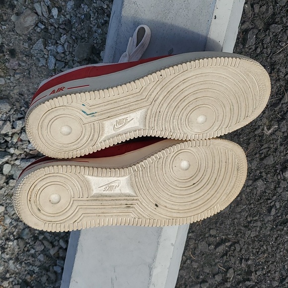 Nike Air Force 1 Suede Sneakers in University Red. Men's Size 8 - Picture 4 of 16